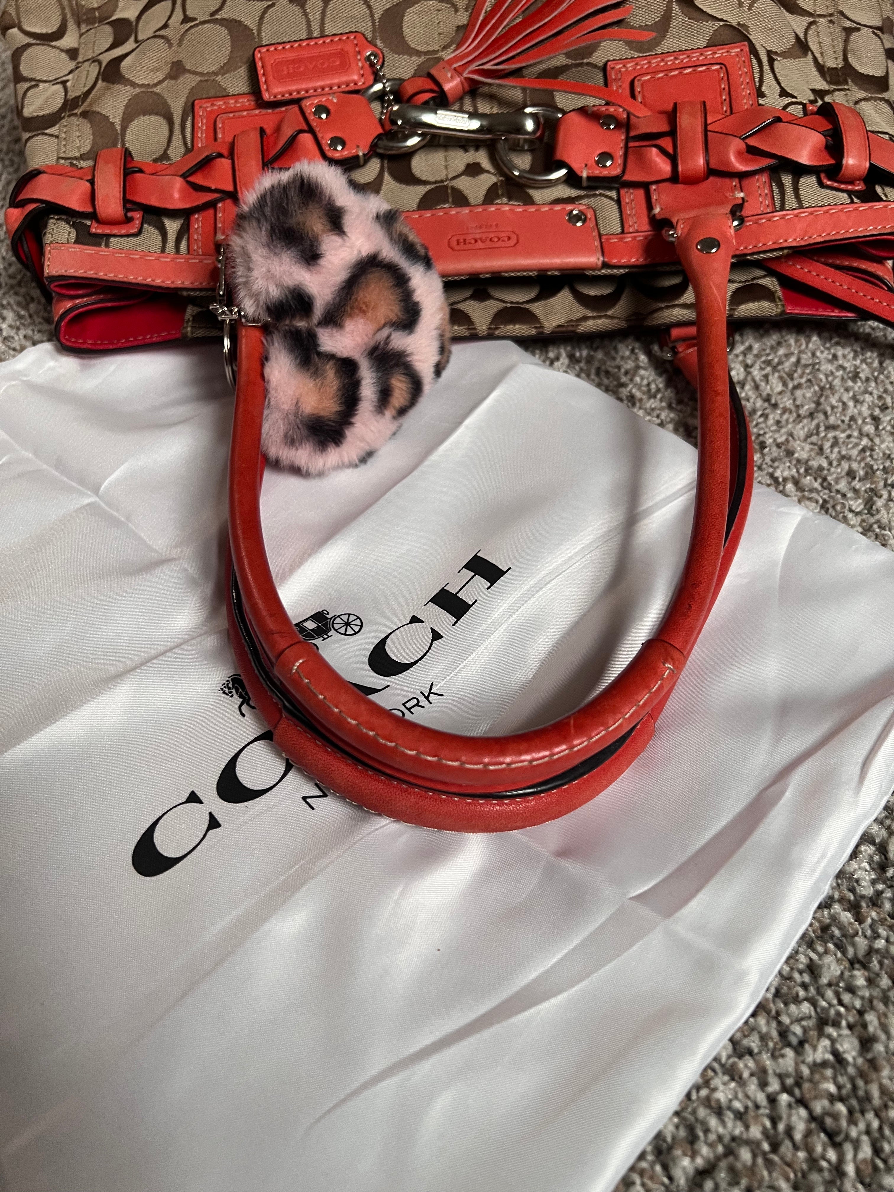2000‘s Coach Hampton Signature Canvas Leather Bag